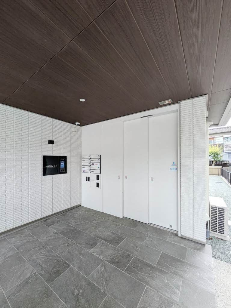 熊本市中央区大江６丁目の賃貸マンションのエントランス