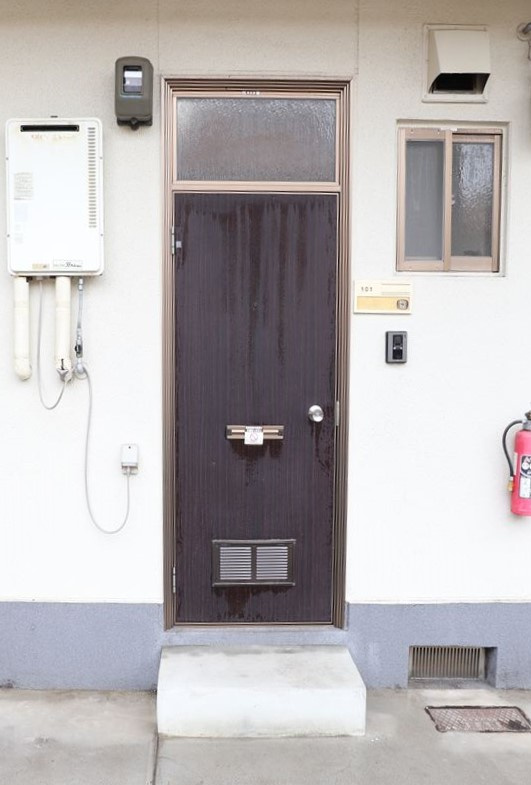 フォーライフの玄関