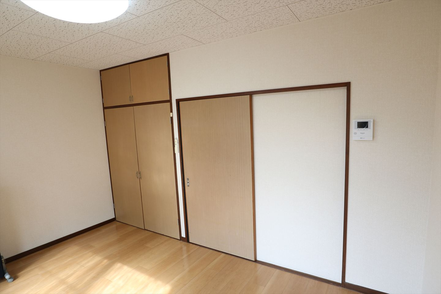 フォーライフの洋室