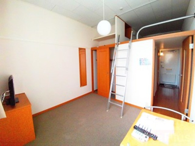 レオパレスフィレンツェ赤坂Ⅰの居間・リビング