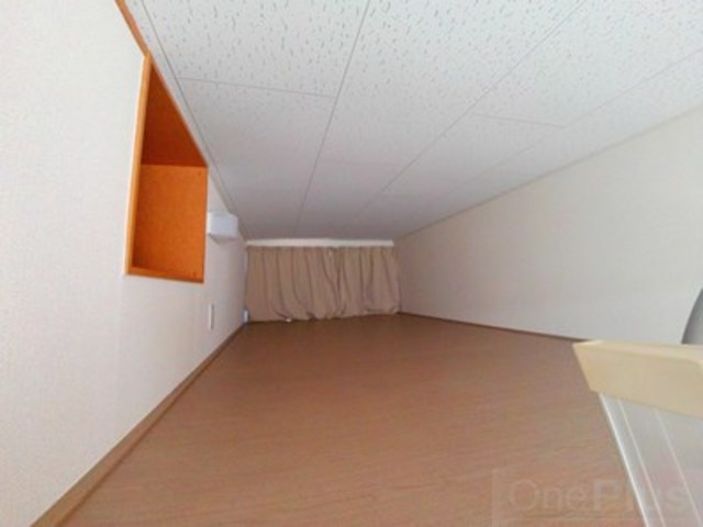 レオパレスフィレンツェ赤坂Ⅰの居間・リビング