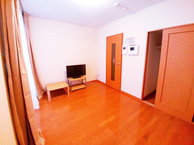 レオパレスアルカディア畑原の洋室