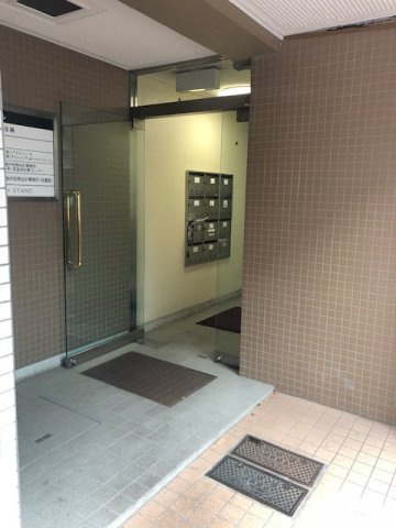 須藤ビルのエントランス