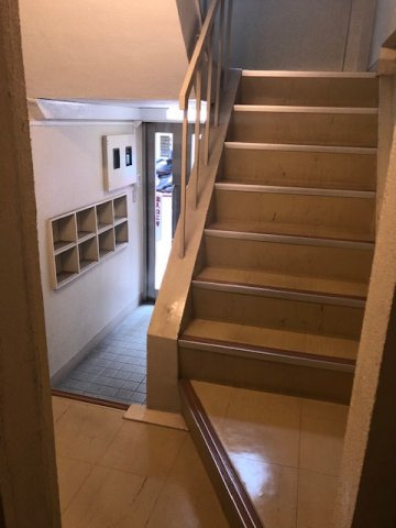 須藤ビルのロビー