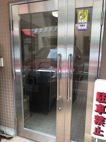 須藤ビルのエントランス