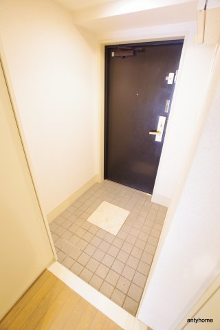 グランヴィ新大阪　仲介手数料無料の玄関