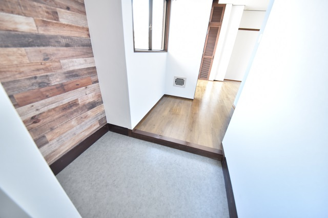 上田ビルの玄関