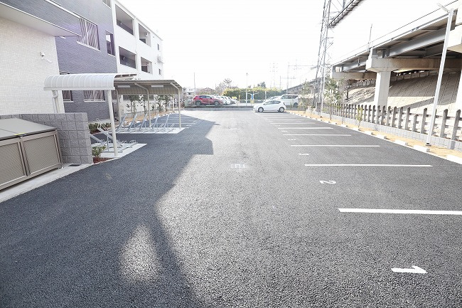 二番館の駐車場