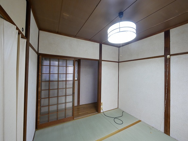 山口一戸建(北)の寝室|ゆとりの広さです