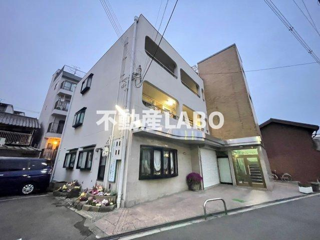 スプリングマンションの外観
