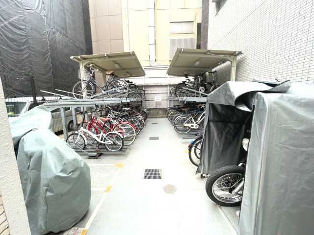 エスレジデンス淀屋橋の駐車場