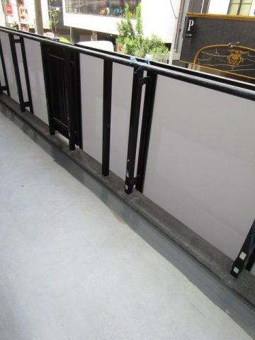 大阪市淀川区新北野１丁目の賃貸マンションのバルコニー