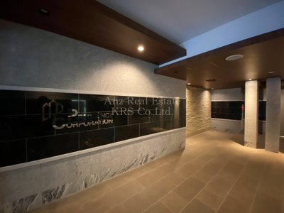 【ロビー】 | エス・キュート京町堀 | 大理石があしらわれた高級感のあるロビーです♪