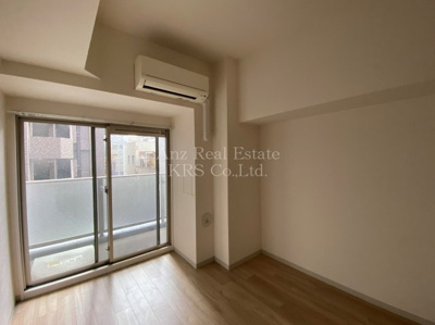 【居間・リビング】 | エス・キュート京町堀 | ウォームカラーで落ち着きのある6.5帖のお部屋です♪