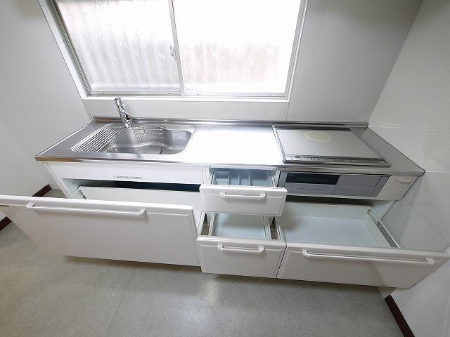 学園南テラスのキッチン