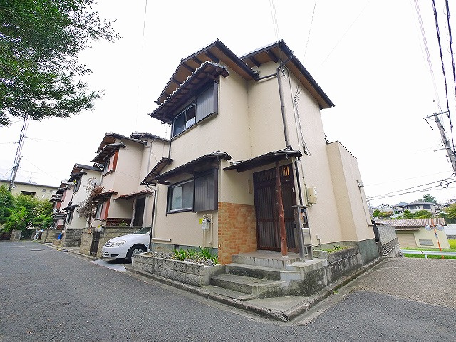 学園南テラスの外観