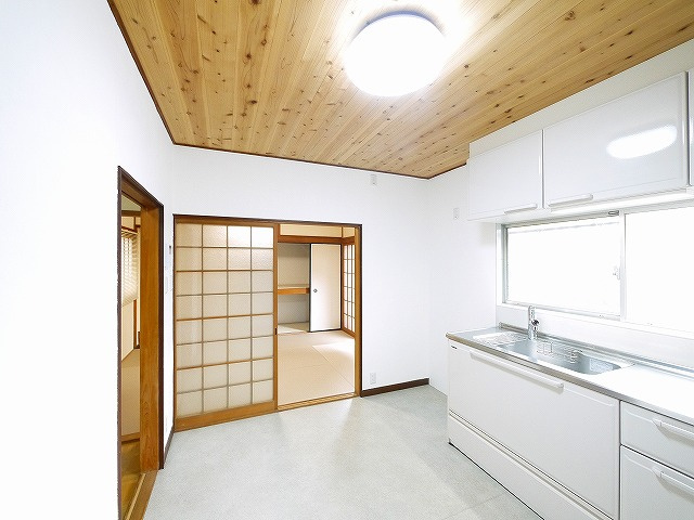 学園南テラスのキッチン