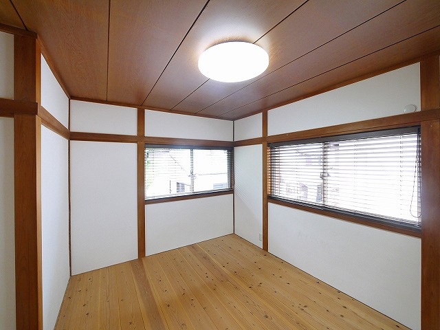 学園南テラスの洋室