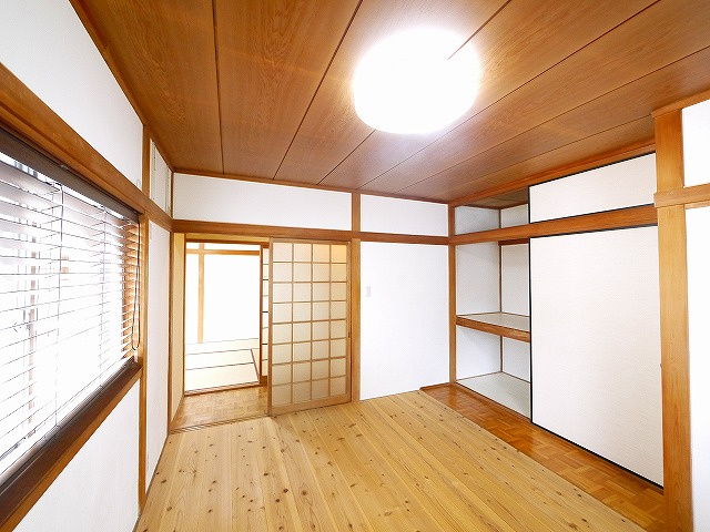 学園南テラスの寝室