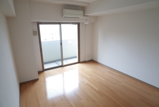 クレイントトヤミチの居間・リビング