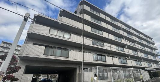トーカンマンション枚方牧野の外観|おしゃれな外観です