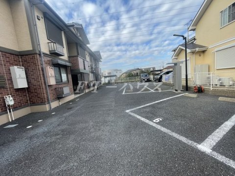 グランシャリオの駐車場