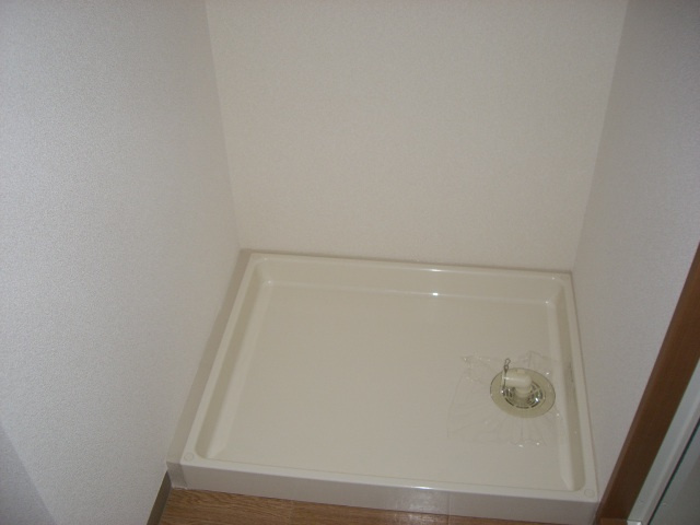 メゾン・ルミナスⅡのその他|洗濯機置場