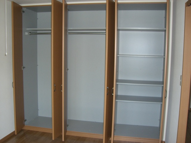 メゾン・ルミナスⅡの収納|クローゼット1