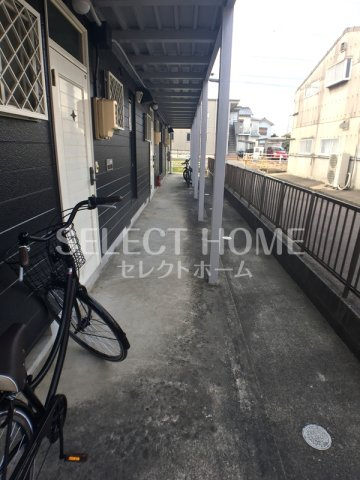 【エントランス】 | シャトレ城南B | 清潔なエントランスです
