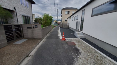 【前面道路含む現地写真】 | 中古戸建　草内上り立