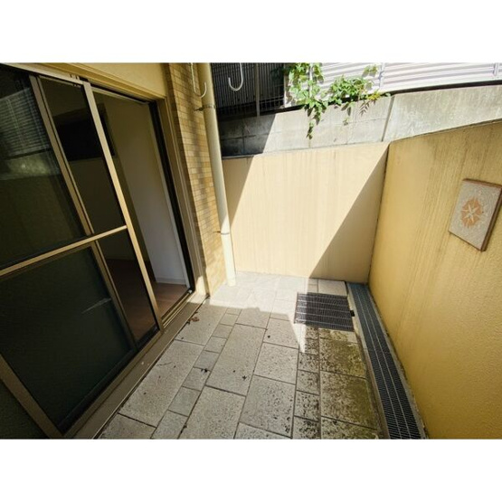 【バルコニー】 | アールズコート本山イースト