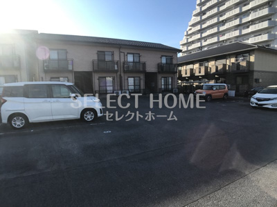 【駐車場】 | コーポラスメイプル | 車をお持ちの方に嬉しい駐車場付きの物件です