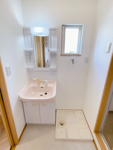 ハイドリーム花園の独立洗面台