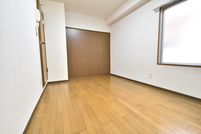 塩出ビルの居間・リビング