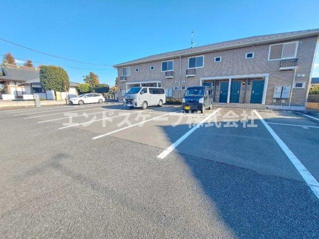 ファミーユ の駐車場|高崎、前橋、伊勢崎エリアのお部屋探しはエンドスケープまで！お客様の理想お聞かせ下さい♪