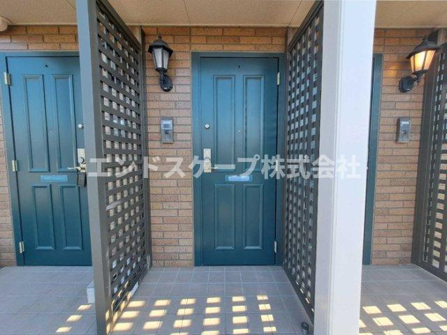 ファミーユ のエントランス|高崎、前橋、伊勢崎エリアのお部屋探しはエンドスケープまで！お客様の理想お聞かせ下さい♪