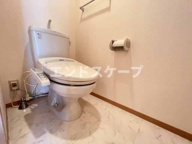 ファミーユ のトイレ|高崎、前橋、伊勢崎エリアのお部屋探しはエンドスケープまで！お客様の理想お聞かせ下さい♪
クロスの色が異なる場合があります。
