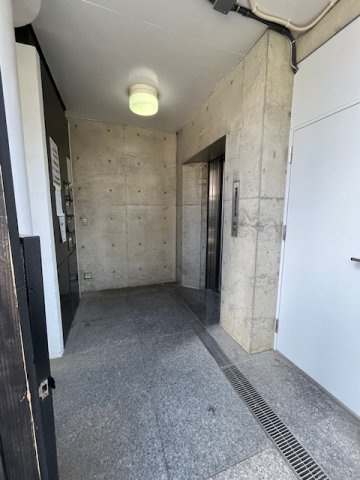 東麻布BOAビルのエントランス