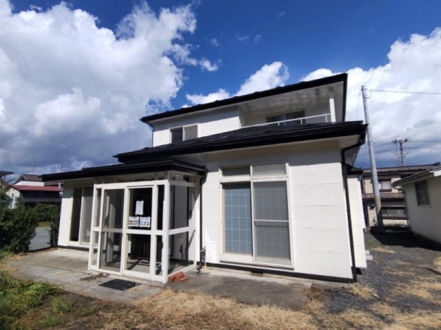 八戸市大字白銀町字大沢片平1-14の外観