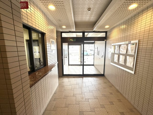 ネオハイツ泉中央のエントランス