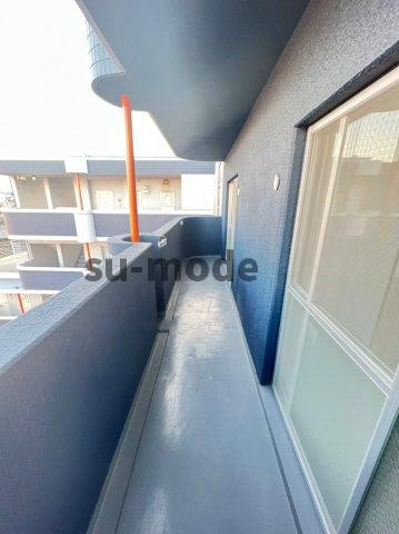 エイト摂津のバルコニー