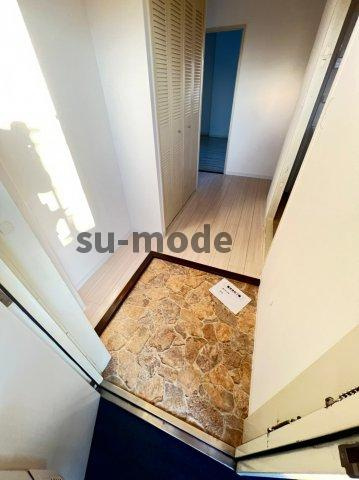 エイト摂津の玄関