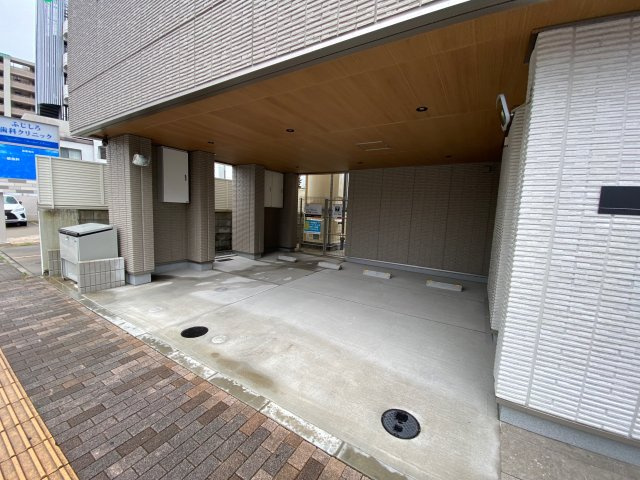 シャーメゾン坂田町の駐車場