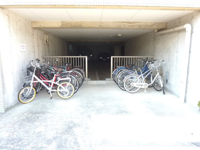 【駐車場】 | ドミール北赤羽　13585 | 屋根付き駐輪場完備(^^)/