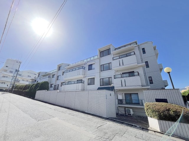 パークハイム寺塚の外観