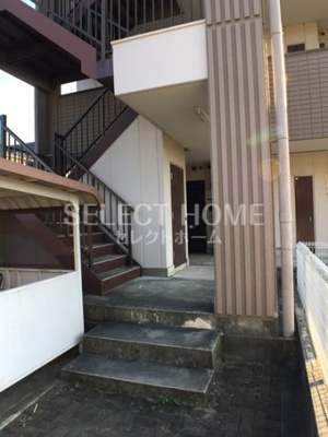 【エントランス】 | ＷＩＮＧ１号館 | 落ち着いたエントランスです