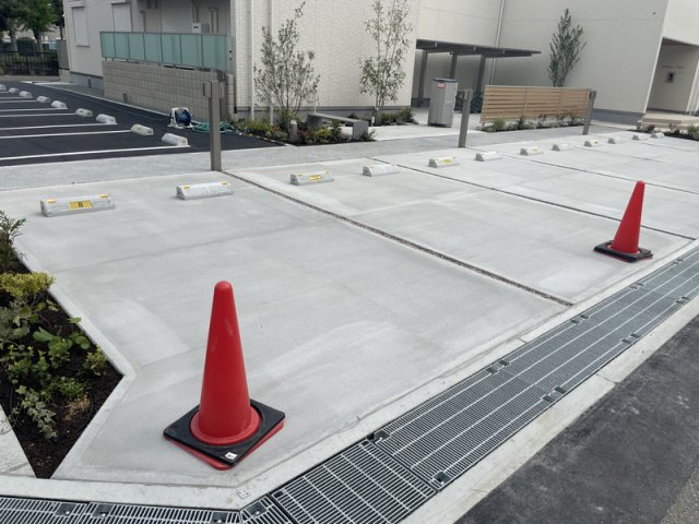シャーメゾンＡＳＡＨＩの駐車場