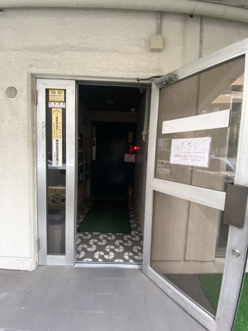 エスペロビルのエントランス