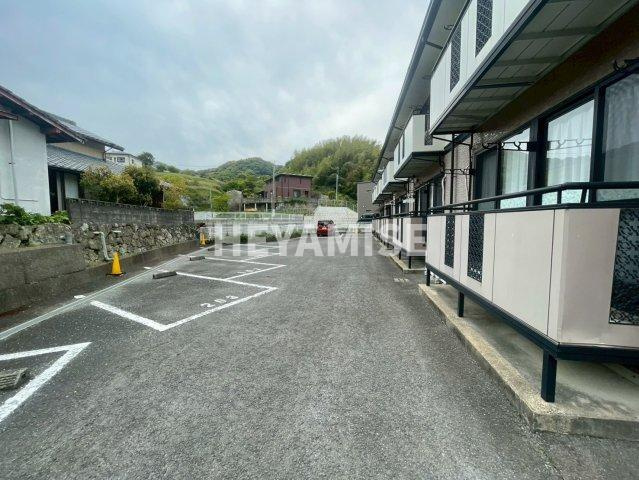 セジュール小野田の駐車場
