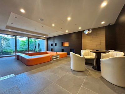 【エントランス】 | MIRAIMO スクエア